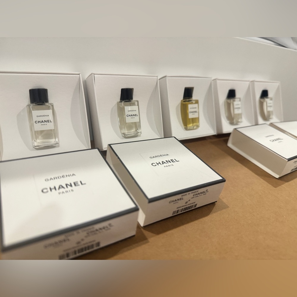 Sold | Chanel | 5 deluxe gardenia + sycomore - Picture 2 of 4